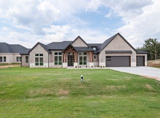 2300 Candlestick Dr, Granbury, TX 76049