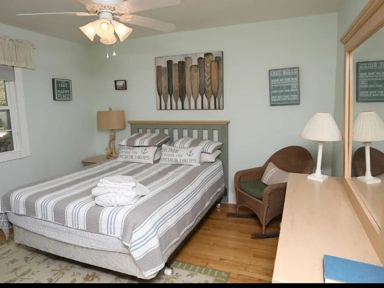 4455 N Lakeshore Dr — Photo 28