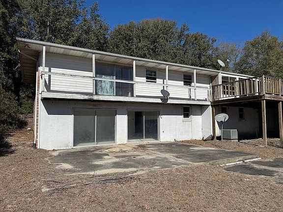 3rd image of 157 Cedar Hall Rd