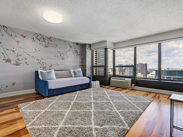 30 E Huron St #3105 — Photo 7