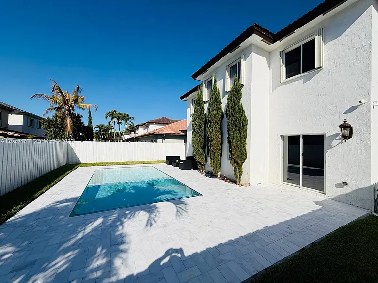 15858 SW 138th Ter — Photo 33