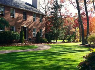 28 Ridgevale Ct, Cranston, RI 02921