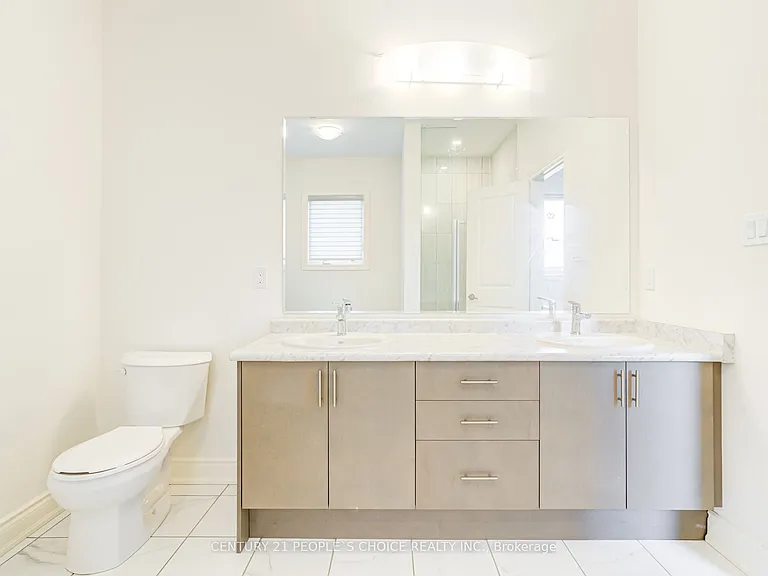 2237 Crystal Dr — Photo 26
