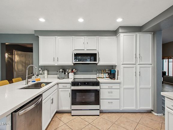 4th image of 2871 S LOS ALTOS Place