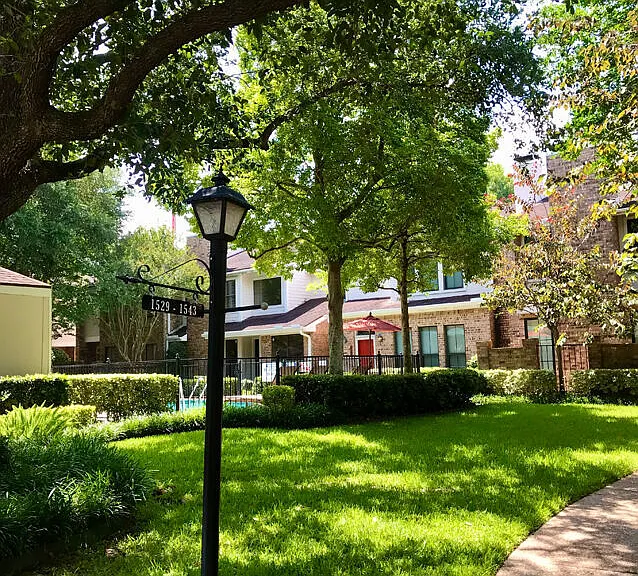 San Felipe Square Townhomes — Photo 12