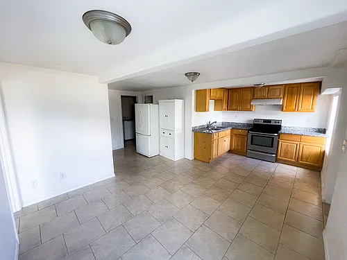 3332 S Holly St Photo 1