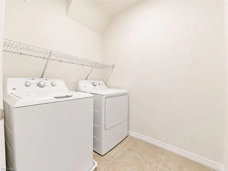 2736 Dumont Ln — Photo 26