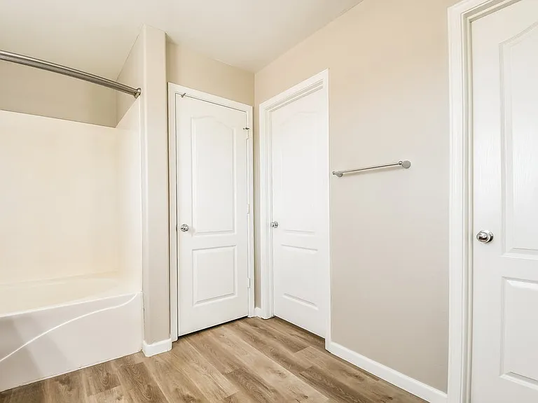 2707 E Bart St — Photo 12