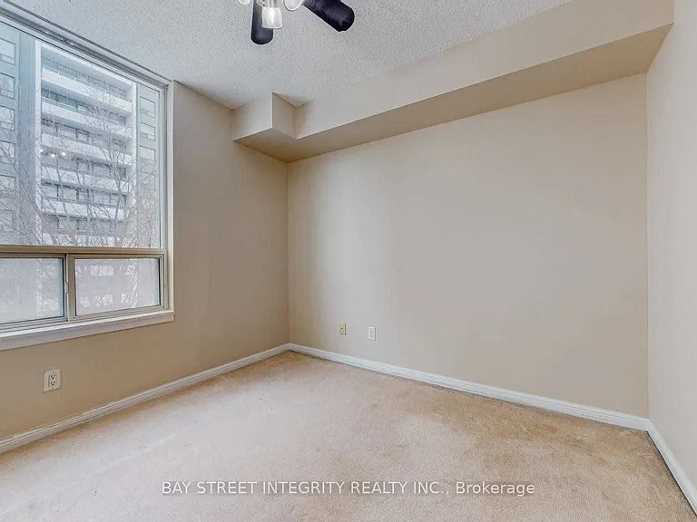 5940 Yonge St #605 — Photo 4