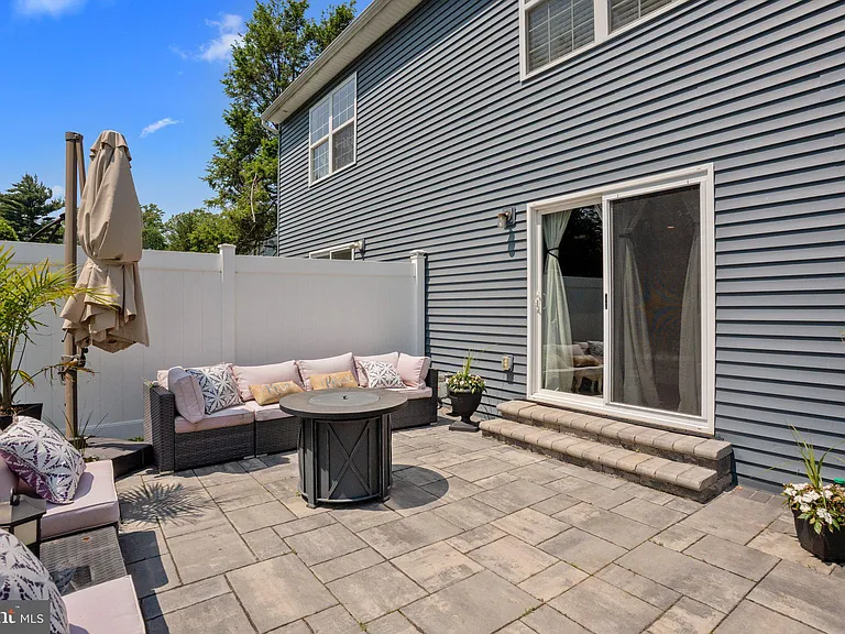 513 Arbutus Ave #A — Photo 24