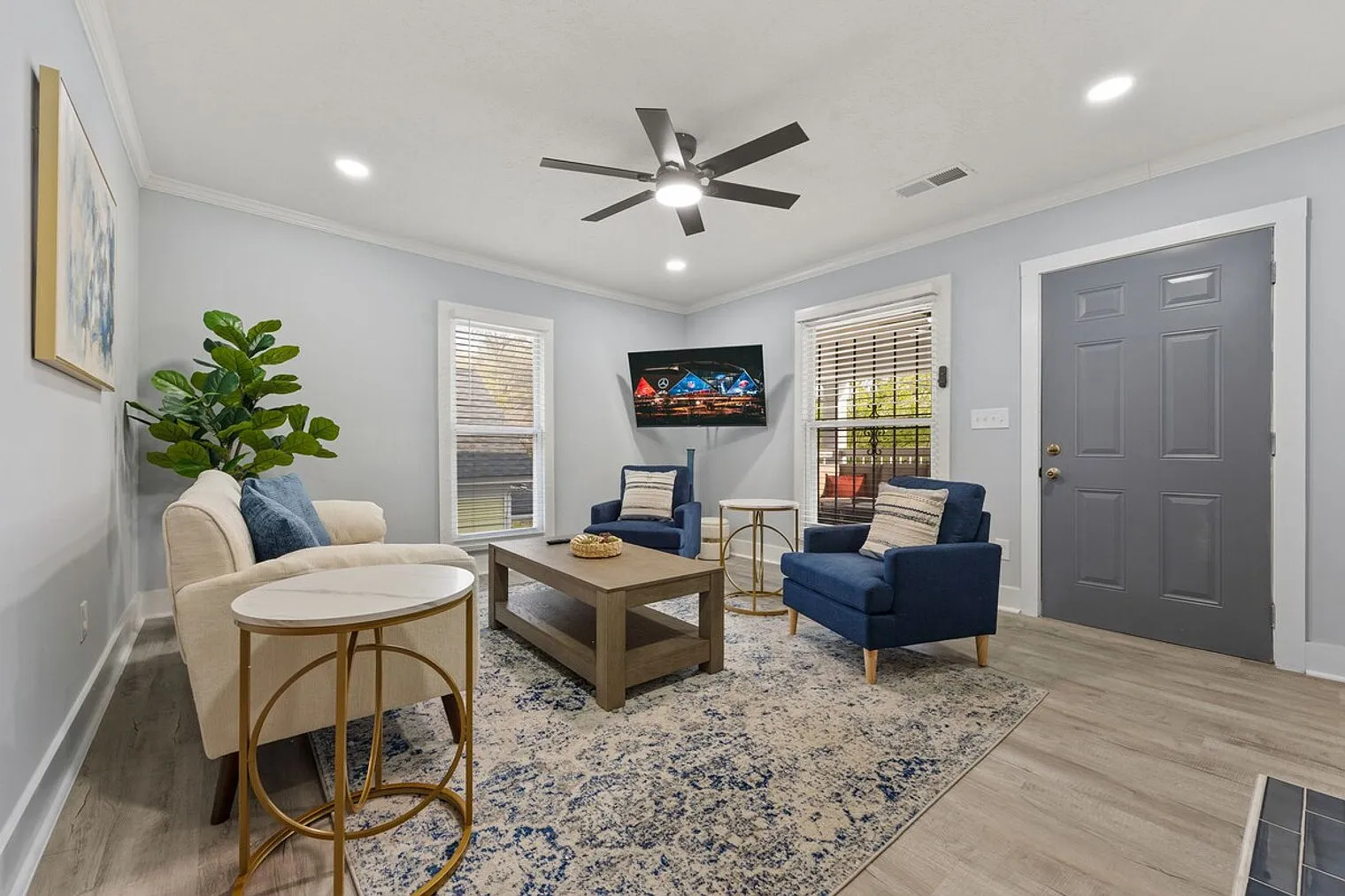 3 bed, 2.0 bath, $6,004 — Photo 1
