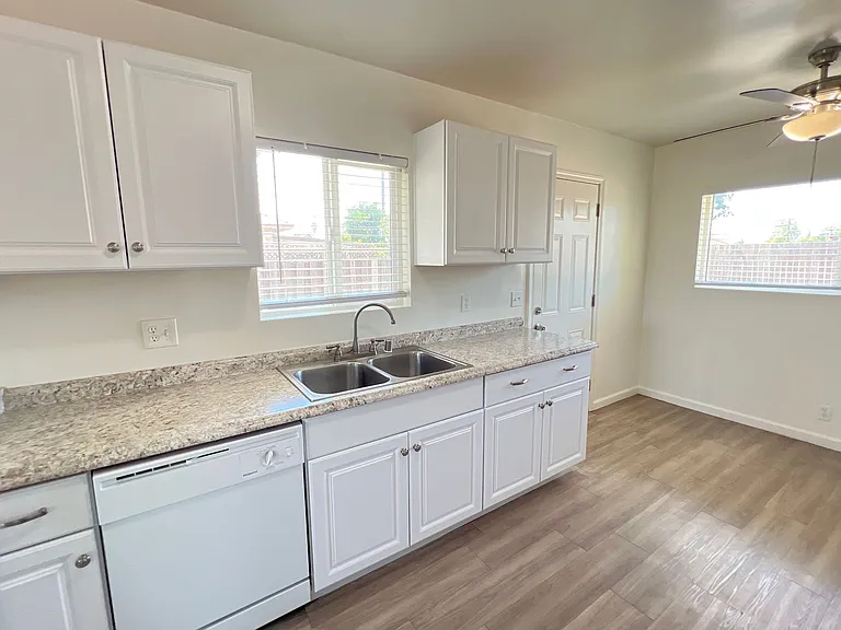515 Cherokee Dr — Photo 6