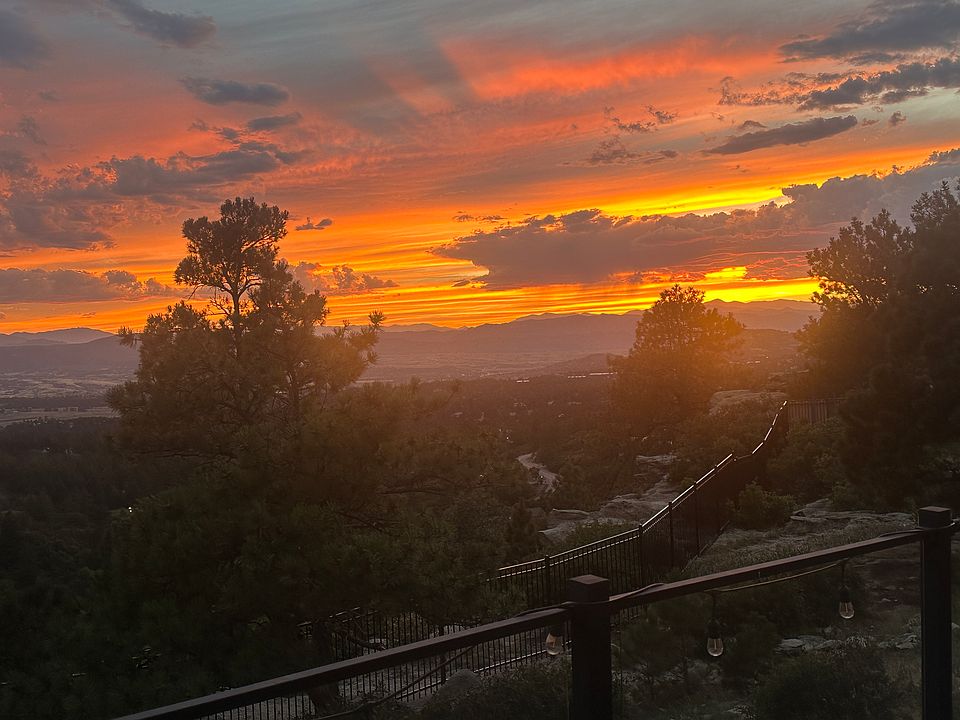 Spectacular sunsets to enjoy....
