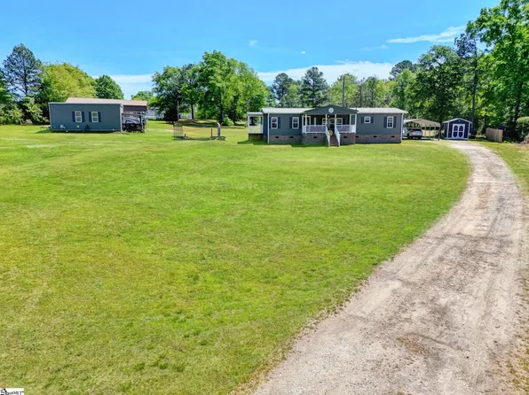 82 Laredo Dr, Gray Court, SC 29645