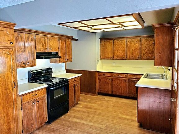 2nd image of 3812 SE 26th St #3812
