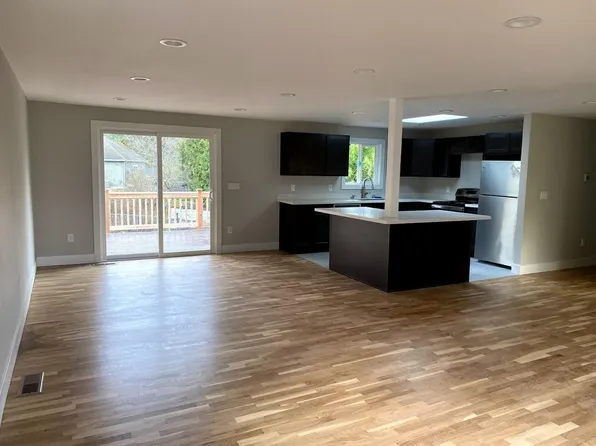 15907 82nd Pl NE, Kenmore, WA 98028