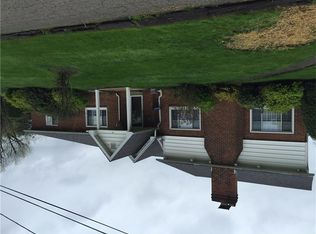 8 Walker Ln, West Middlesex, PA 16159