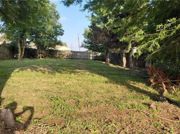 5240 Pasteur Blvd, New Orleans, LA 70122