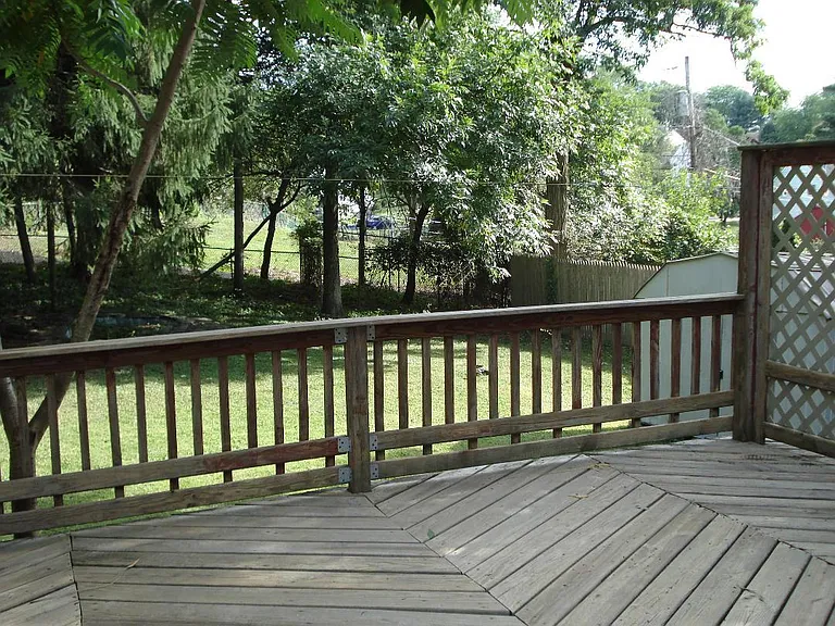 697 Old Marple Rd — Photo 3