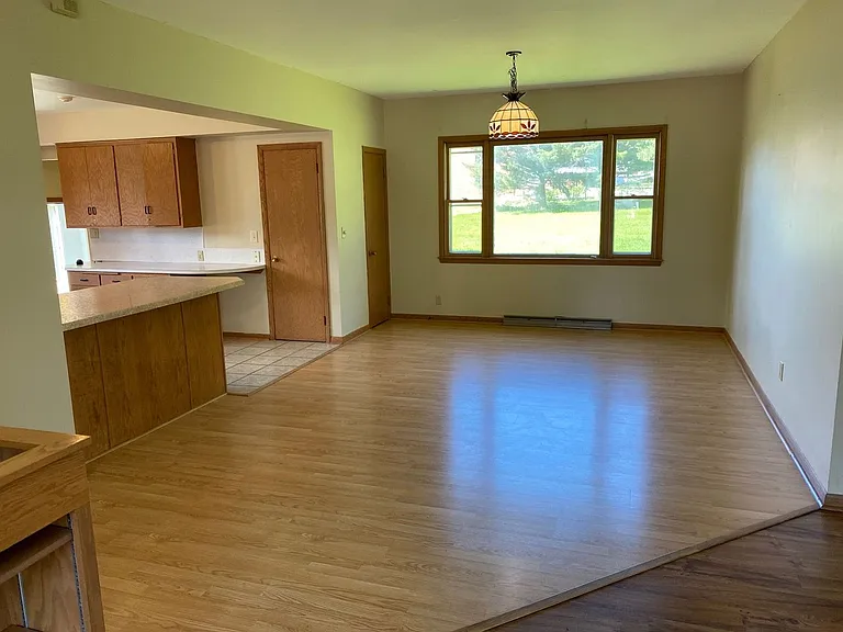 602 W Strowbridge St — Photo 12