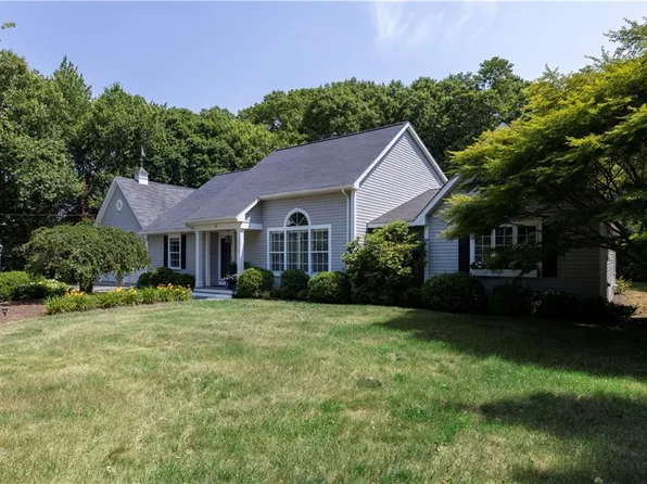25 Dunns Corner Rd, Westerly, RI 02891