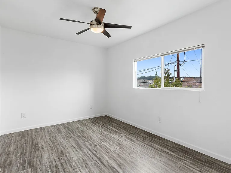 Green Spring Apartments — Photo 23