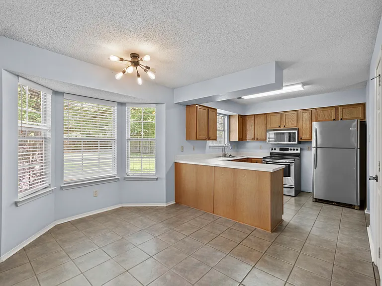 13 Holly Brook Cv — Photo 9