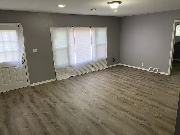 714 Cameron Ave — Photo 3