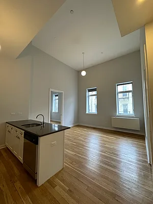 Rented by Oxford Property Group | media 19