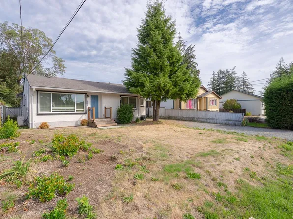 960 Saint Andrews St, Nanaimo, BC V9S 1S9