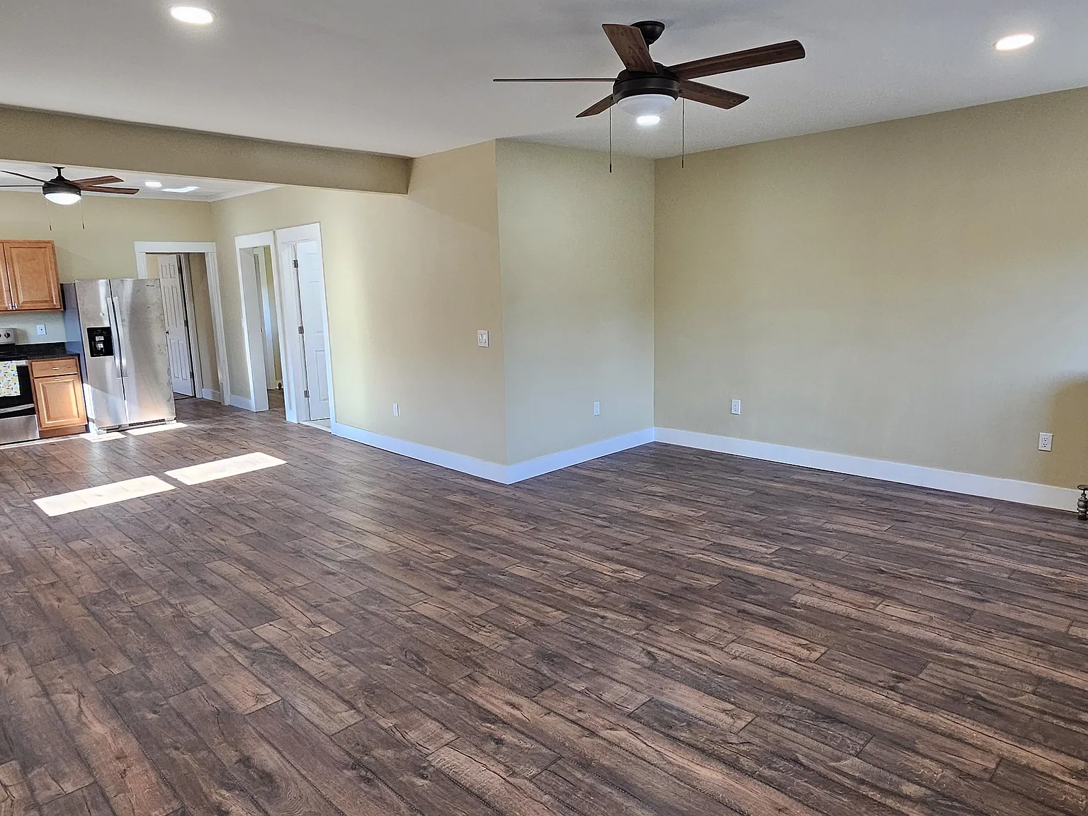 2 bed, 1029 sqft, $1,900 — Photo 4
