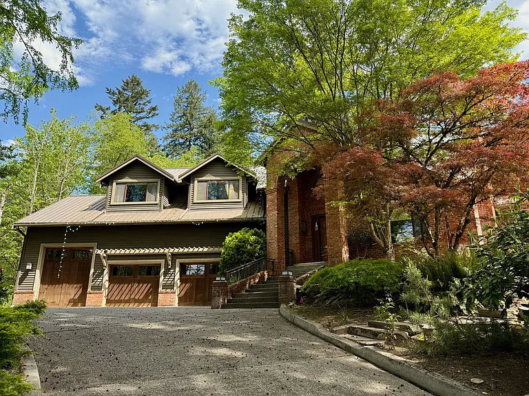 1130 Lancaster Way SE — Photo 1