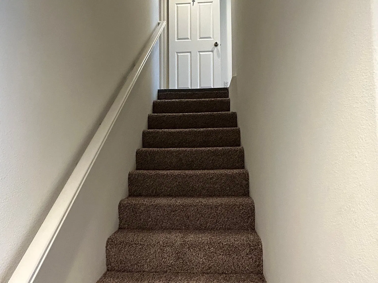 2 bed, 900 sqft, $2,400 — Photo 3