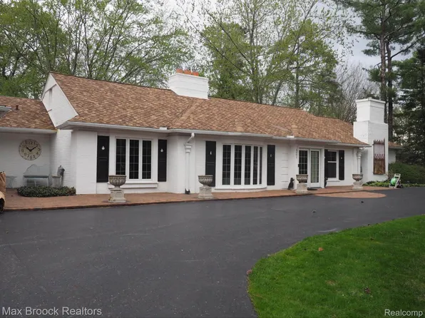 4661 McEwen Dr, Bloomfield Hills, MI 48302