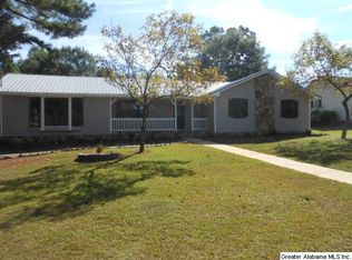 1715 Savannah Dr, Weaver, AL 36277