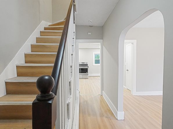 100-102 W 6th St, Lowell, MA 01850