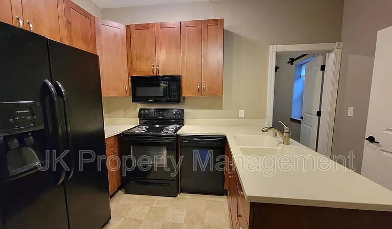 413 Central Ave #306 — Photo 7