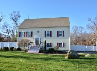 96 Carolina Nooseneck Rd, Richmond, RI 02898