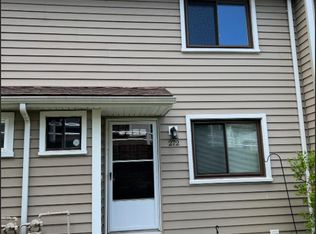 272 Monticello Dr, Branford, CT 06405