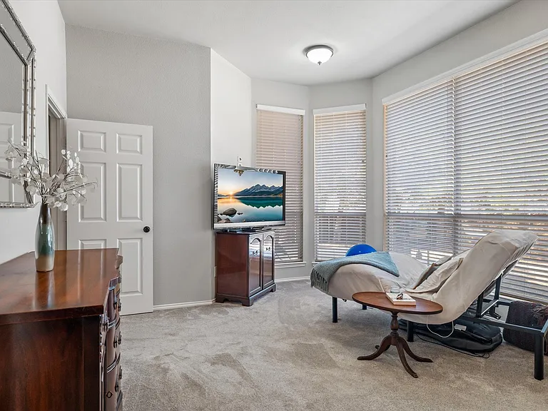 7914 Kristina Dr — Photo 24