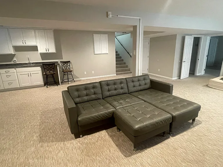 622 N Shore Dr — Photo 2