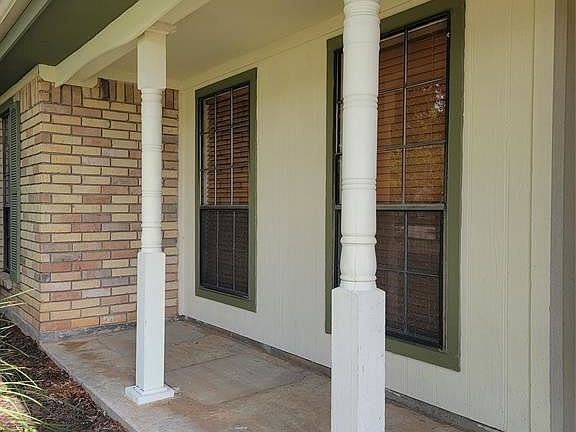 2nd image of 3907 Bartons Ct
