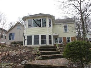 262 Oak Dr NW, North Canton, OH 44720