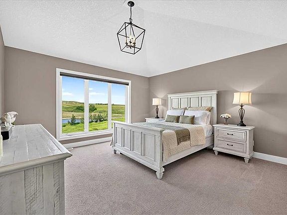 5th image of 146 NE Valley Pointe Way NW