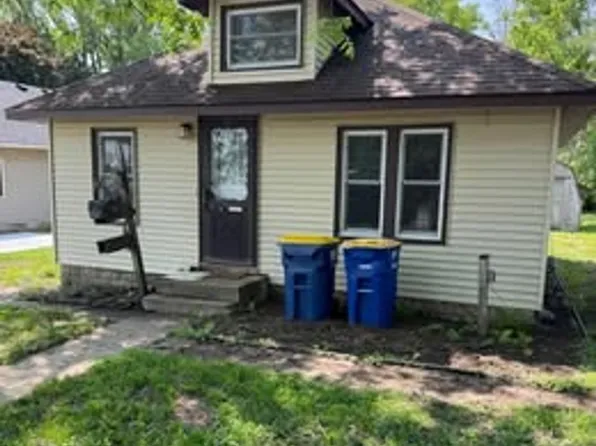 515 10th St SW, Faribault, MN 55021