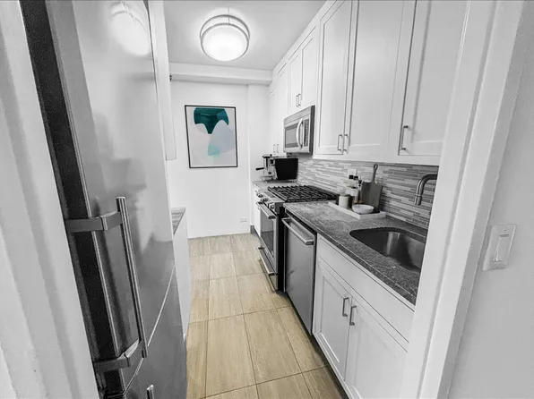 424 West End Avenue image 3 of 15