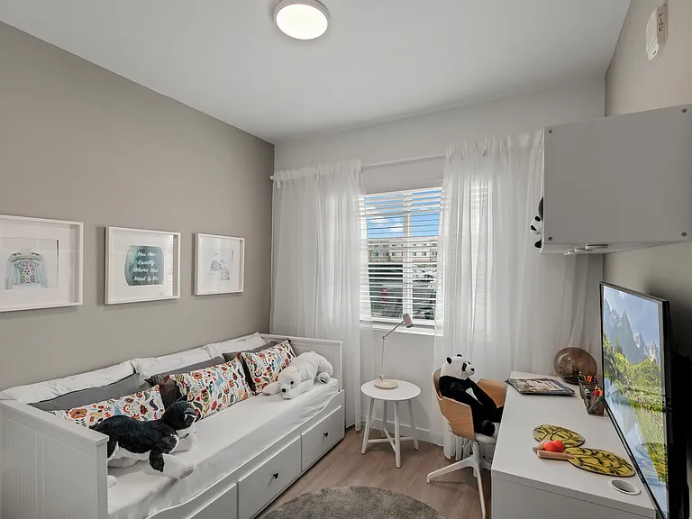 Pine Groves Apartments — Photo 13