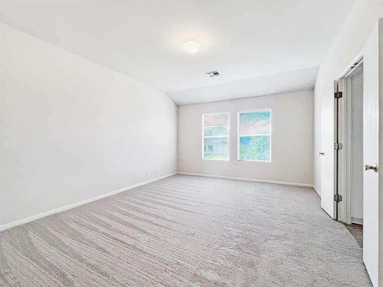 4712 Lake Champlain Ln — Photo 14