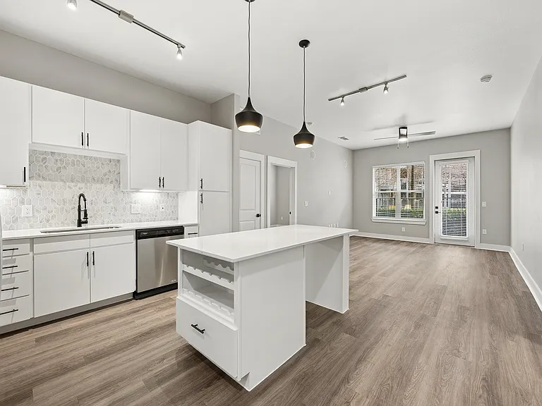 The Fairmount at Oak Lawn — Photo 13