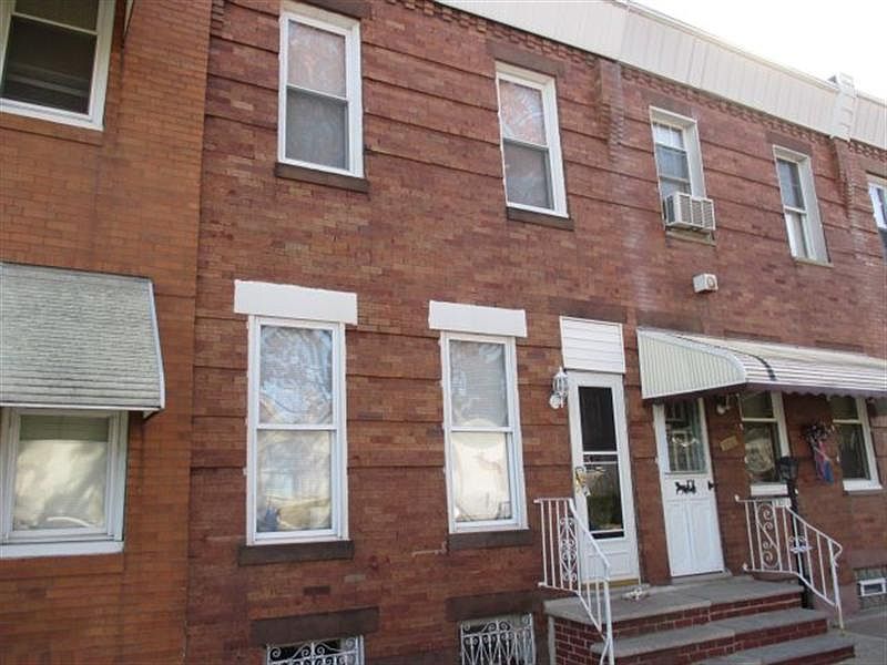 2nd image of 3253 Memphis St